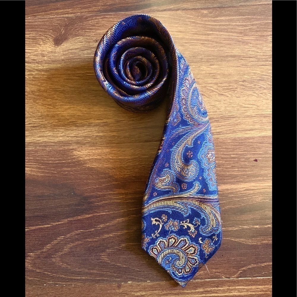 🌿END of SEASON SALE🌿JOS. A. BANK Blue 100% Silk Paisley Jacquard Necktie